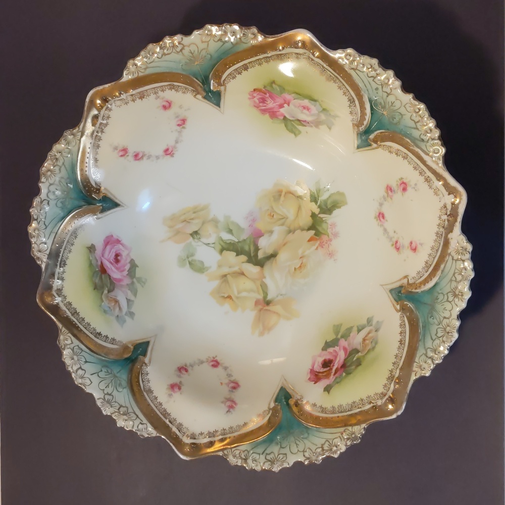 RS Prussia Point and Clover bowl, Roses rare antique